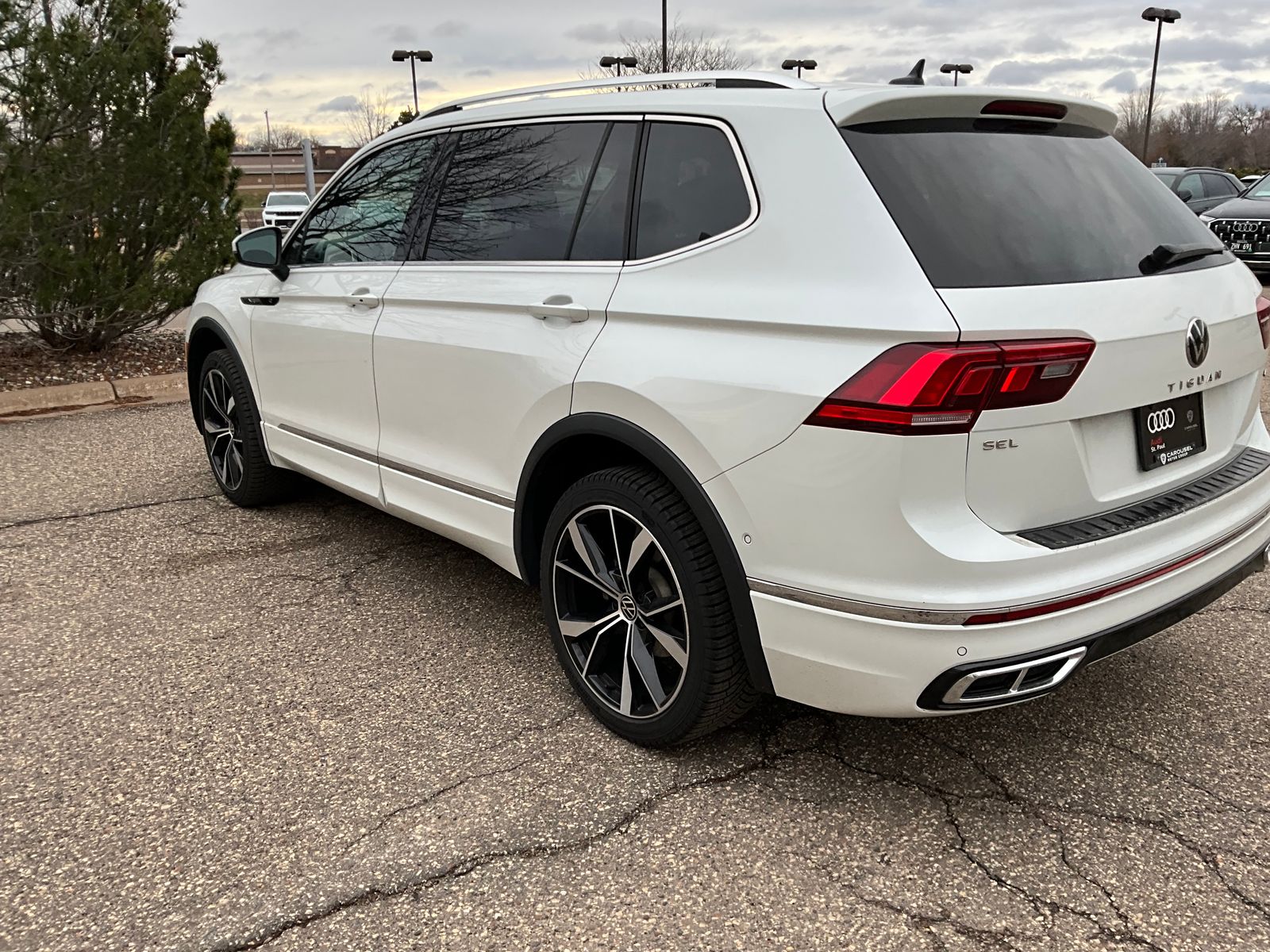 View vehicle photo 5