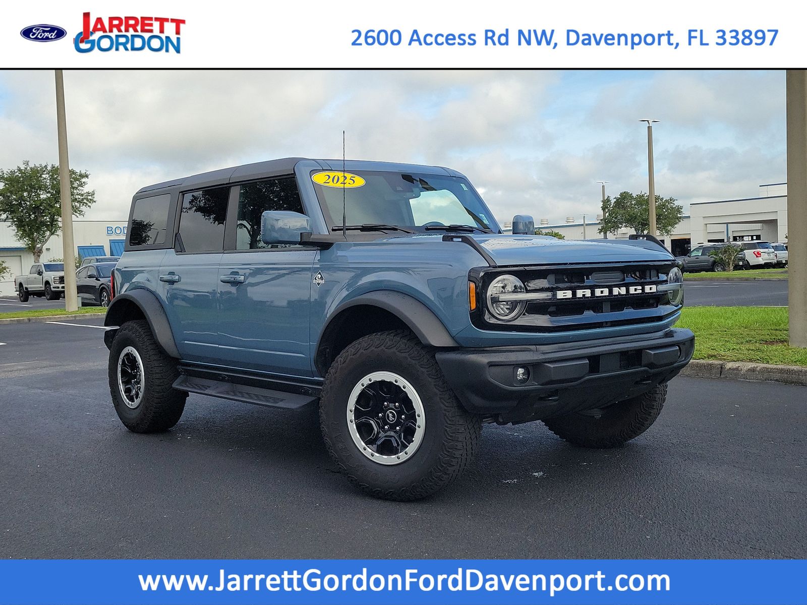 Blue (Azure Gray Metallic Tri-Coat) 2024 Ford Bronco SUV / Crossover Four-Wheel Drive Automatic