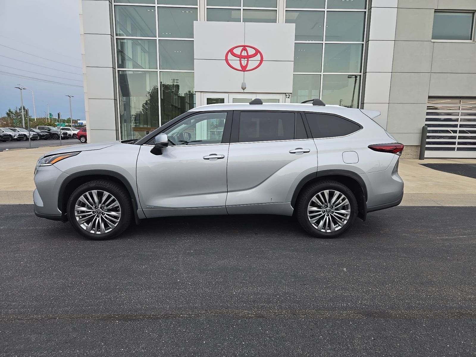 used 2024 Toyota Highlander Hybrid car, priced at $48,430