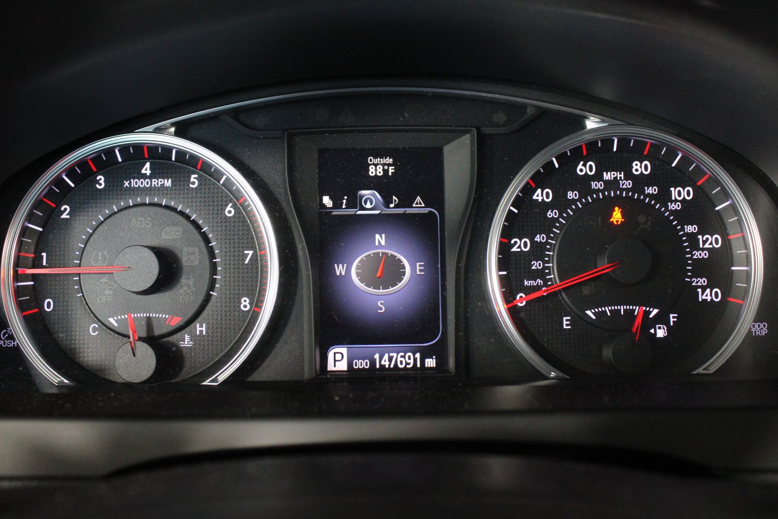 Used 2016 Silver Toyota SE image 5