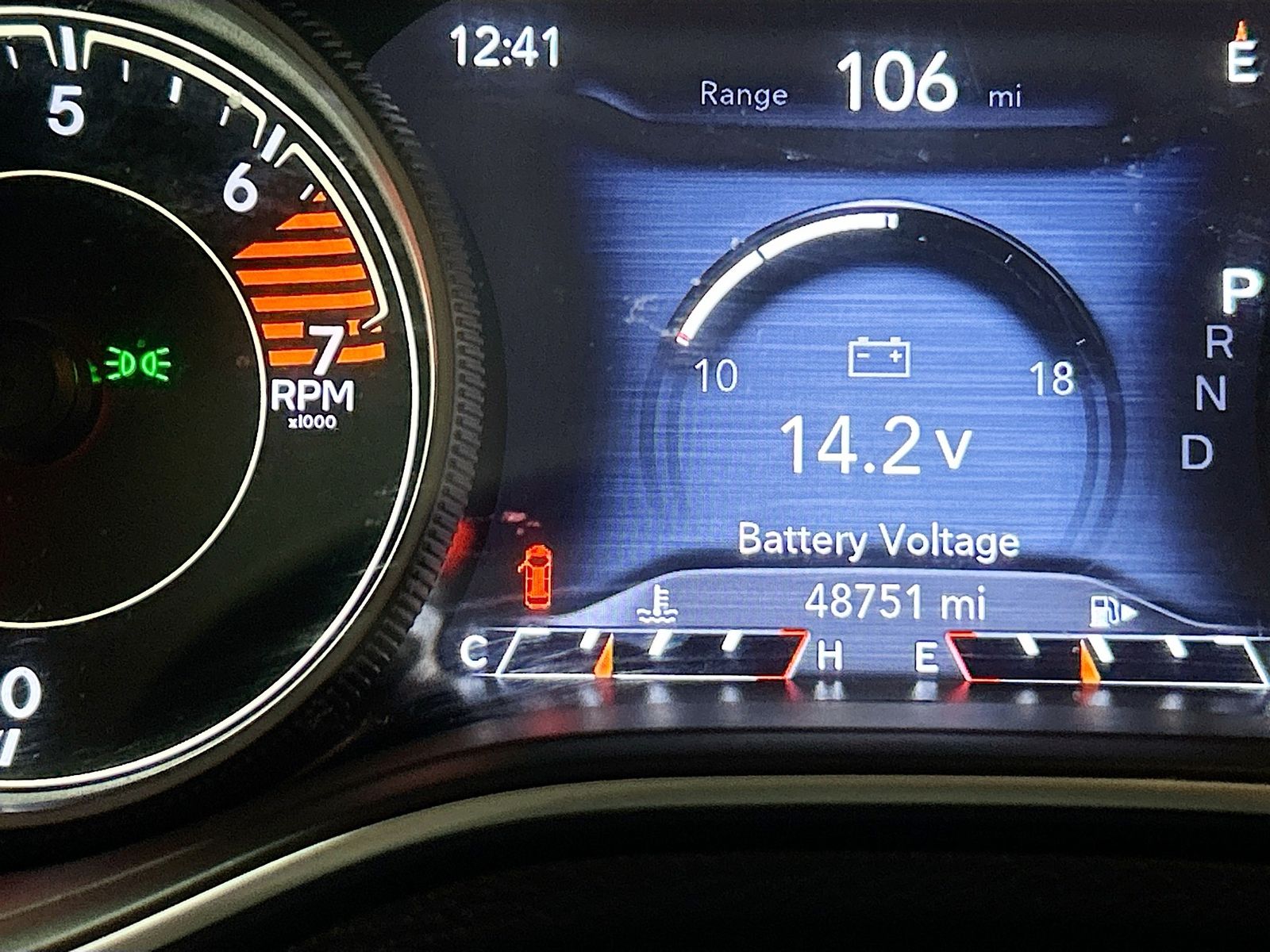 Used 2023 Gray Jeep Altitude image 12