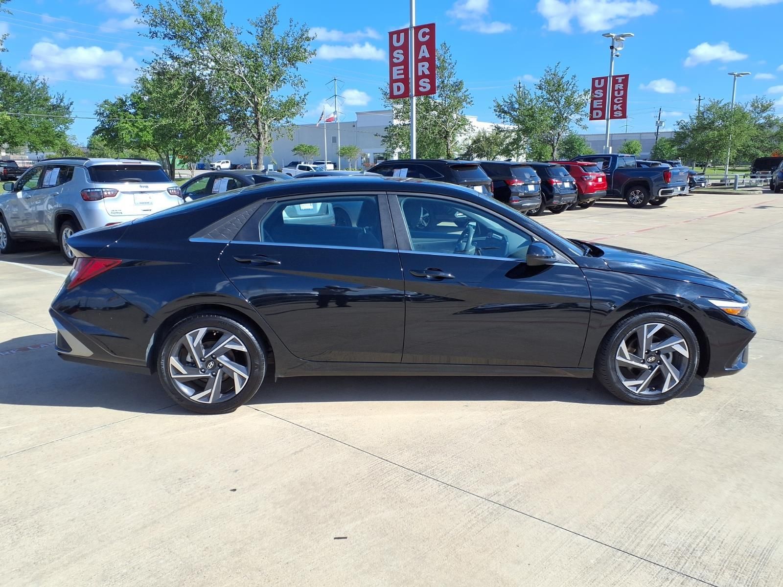 2025 Hyundai Elantra SEL Convenience - 3