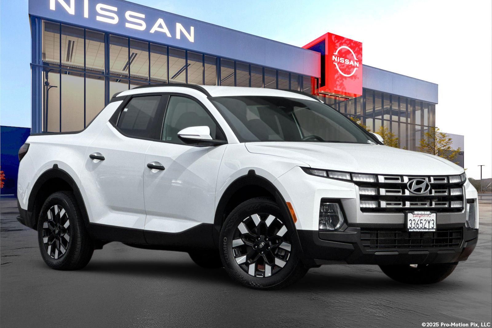 White 2025 Hyundai Santa Cruz Pickup Truck All-Wheel Drive 8-Speed Automatic