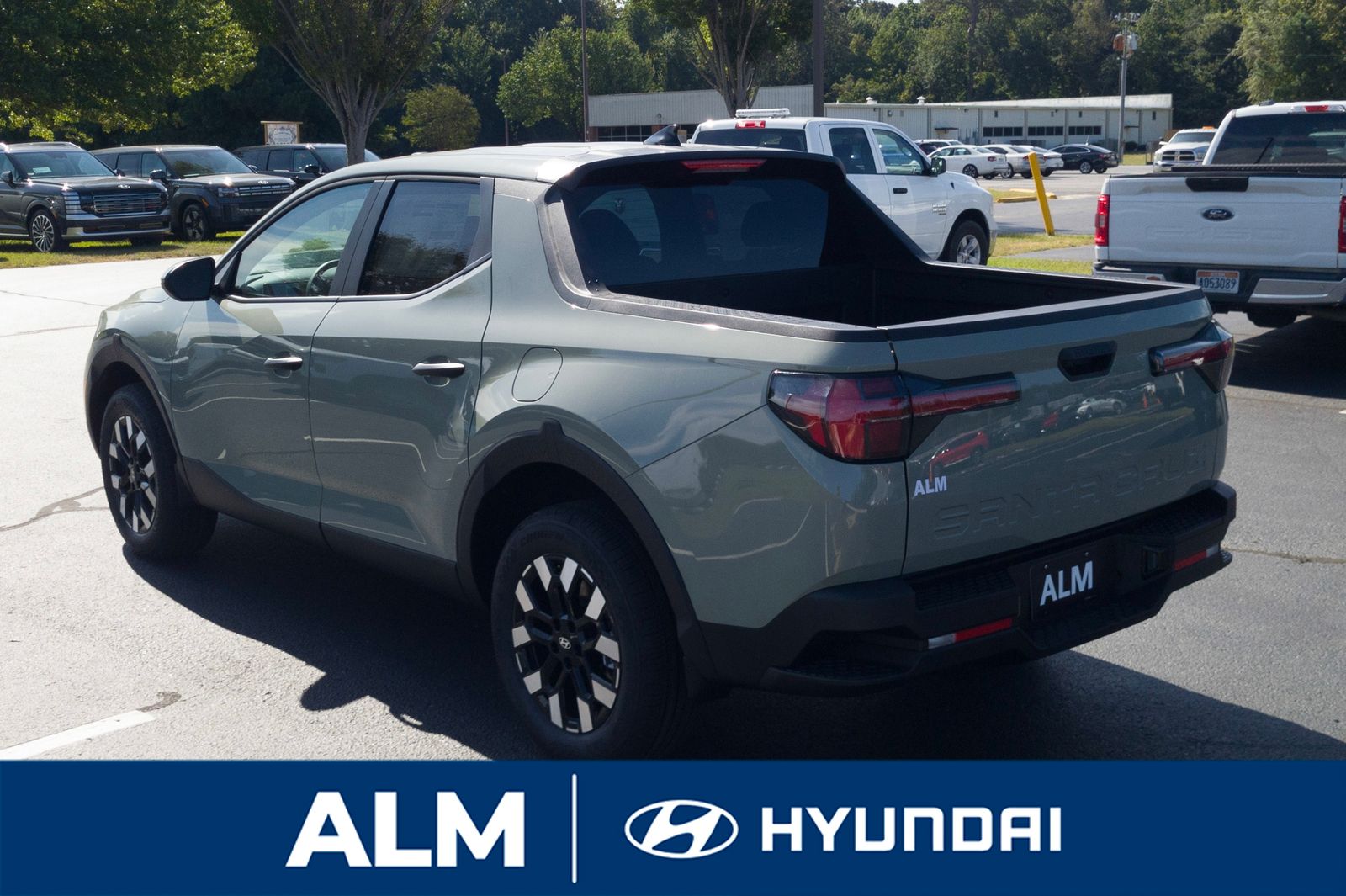 2026 Hyundai Santa Cruz SE photo 2