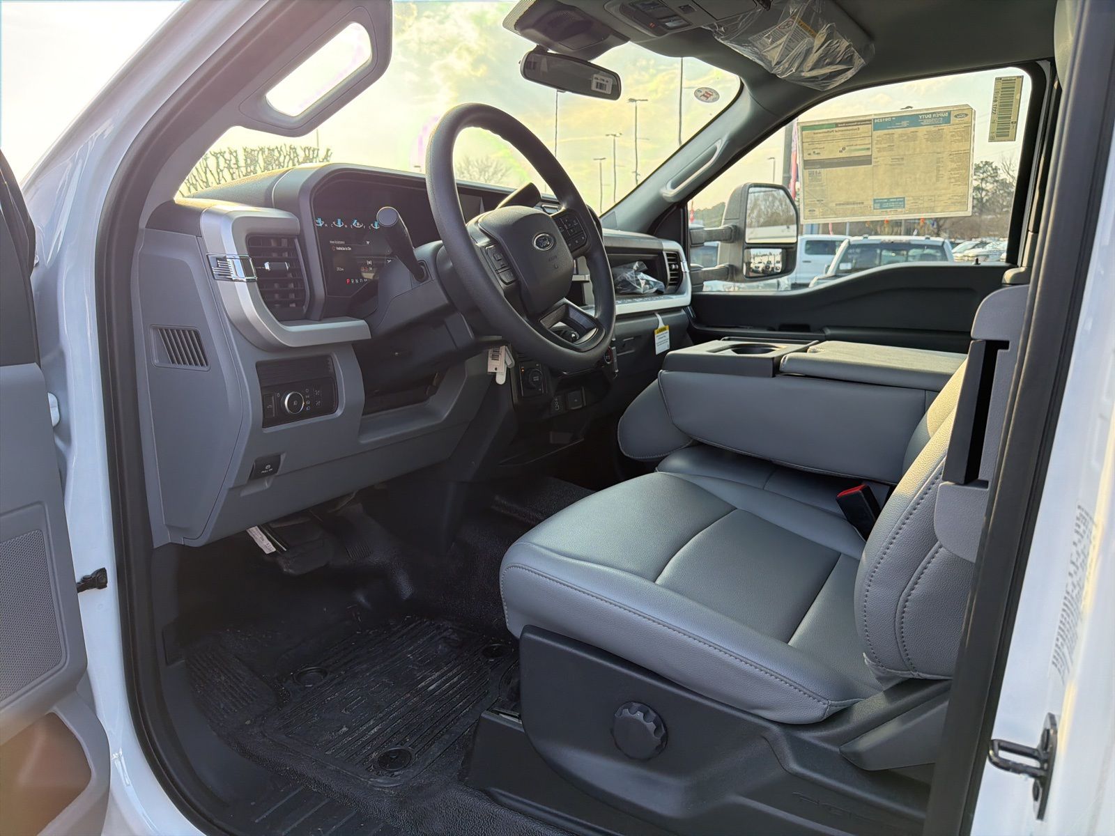 2025 Ford F-350 Super Duty Chassis Cab XL - Photo 17