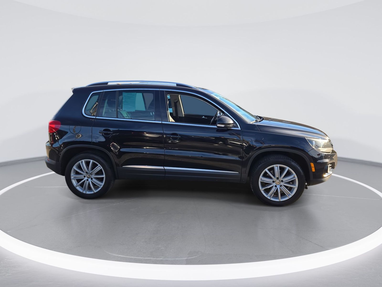 2013 Volkswagen Tiguan SE 9