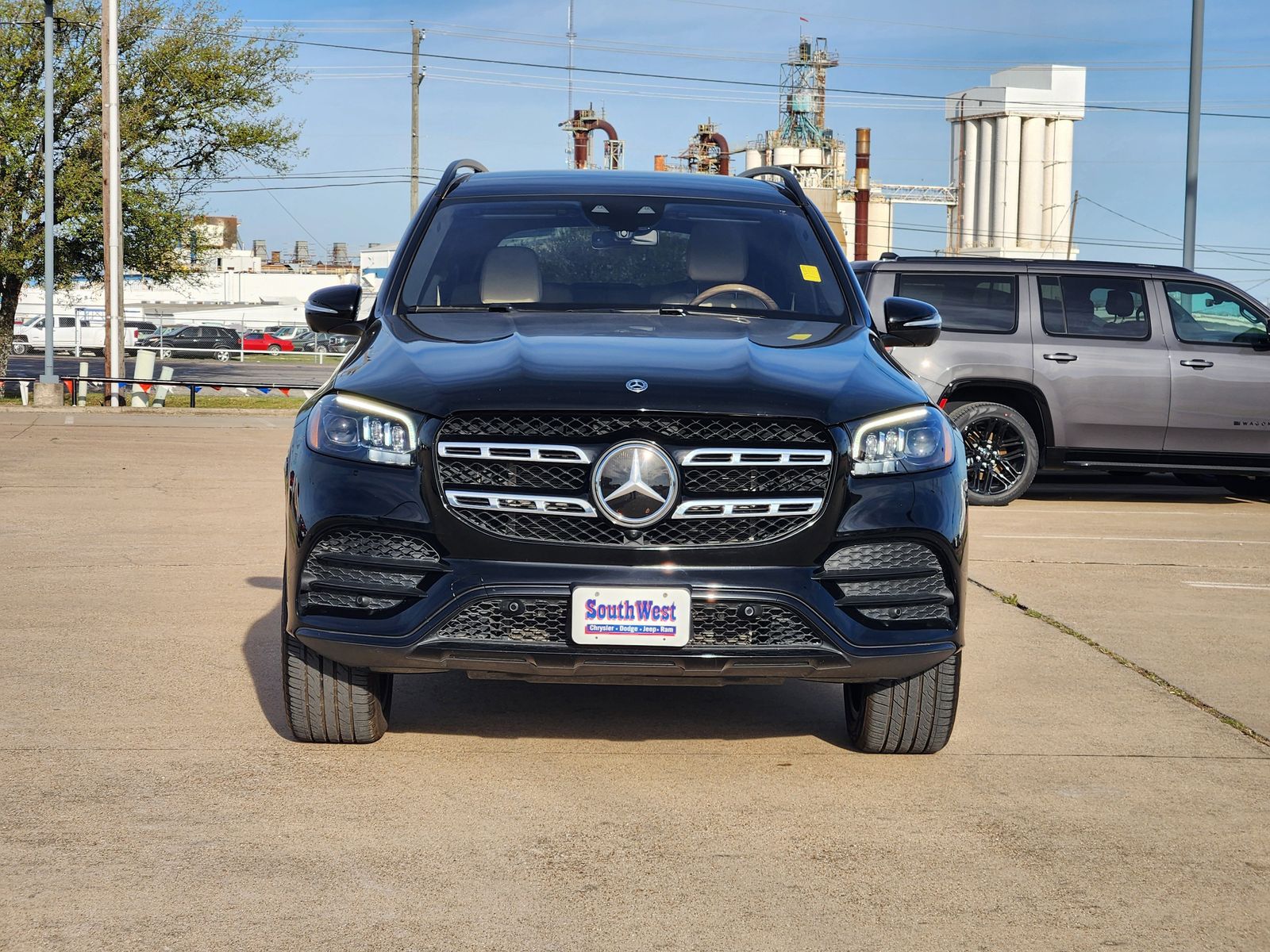 View vehicle photo 6