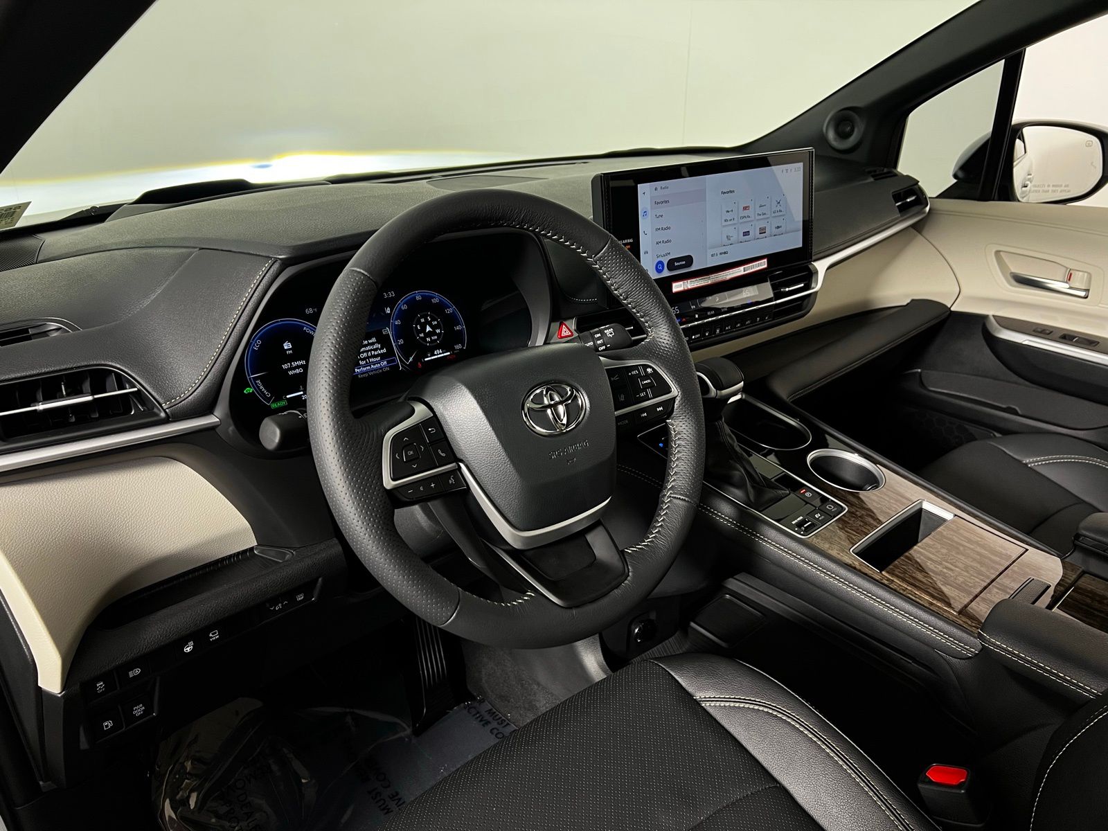 2025 Toyota Sienna Platinum 12