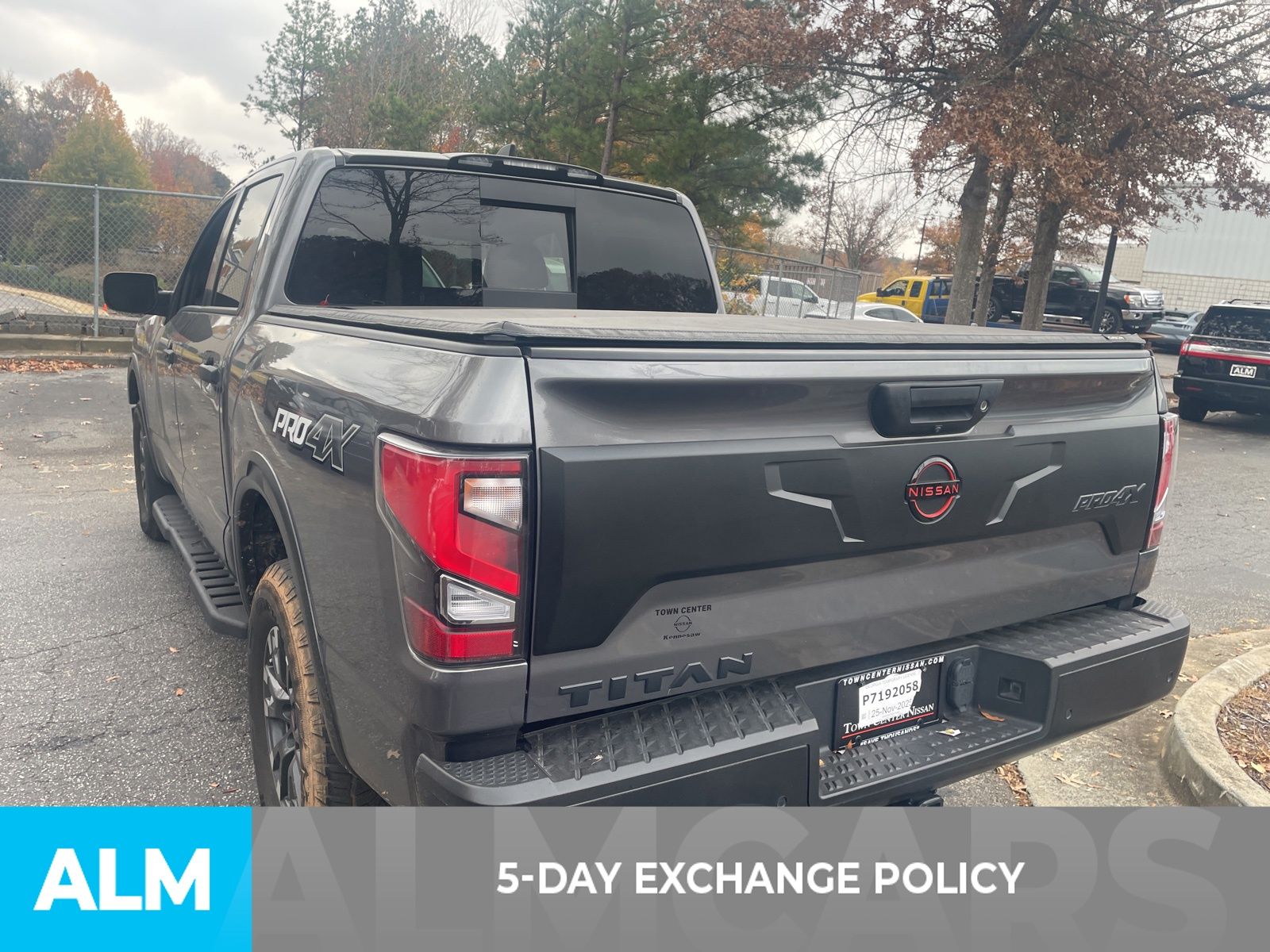 2024 Nissan Titan PRO-4X photo 3