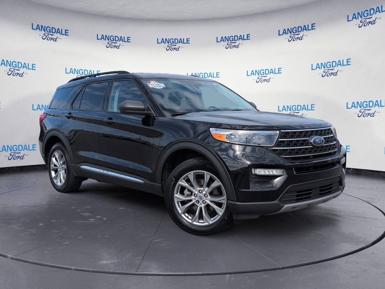 View vehicle photo 2