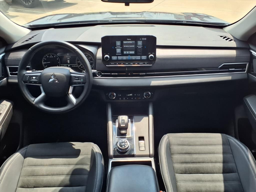 2024 Mitsubishi Outlander SE - 2