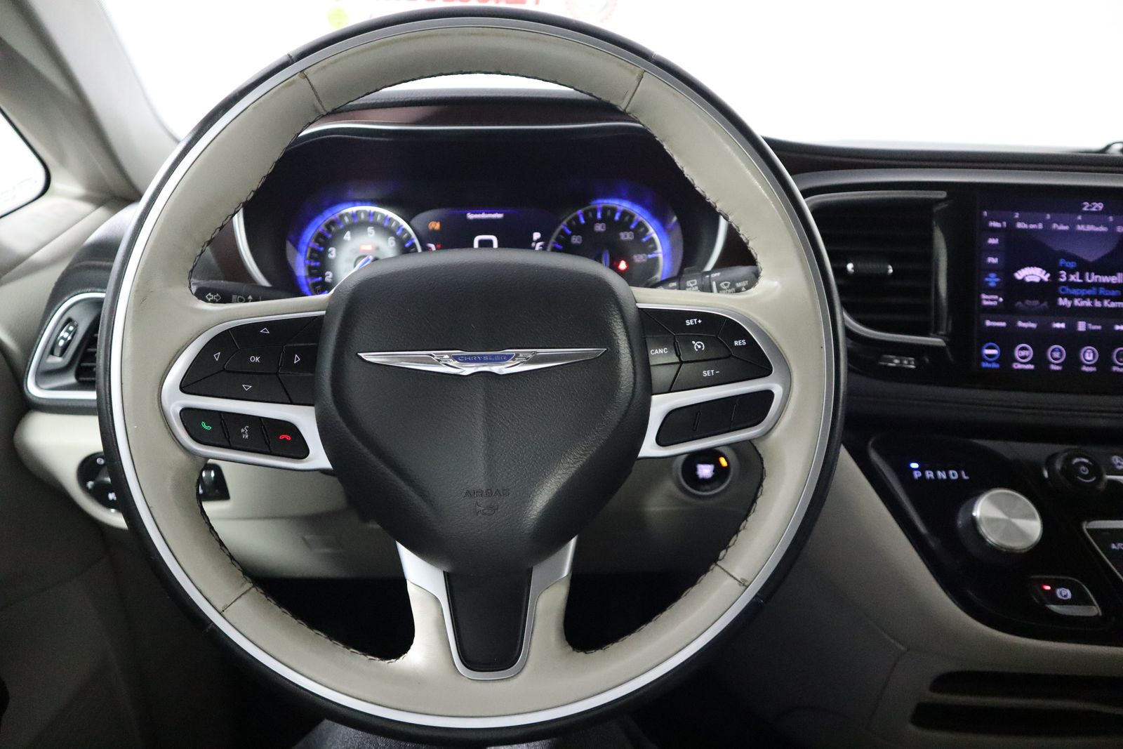 2020 Chrysler Pacifica Limited photo