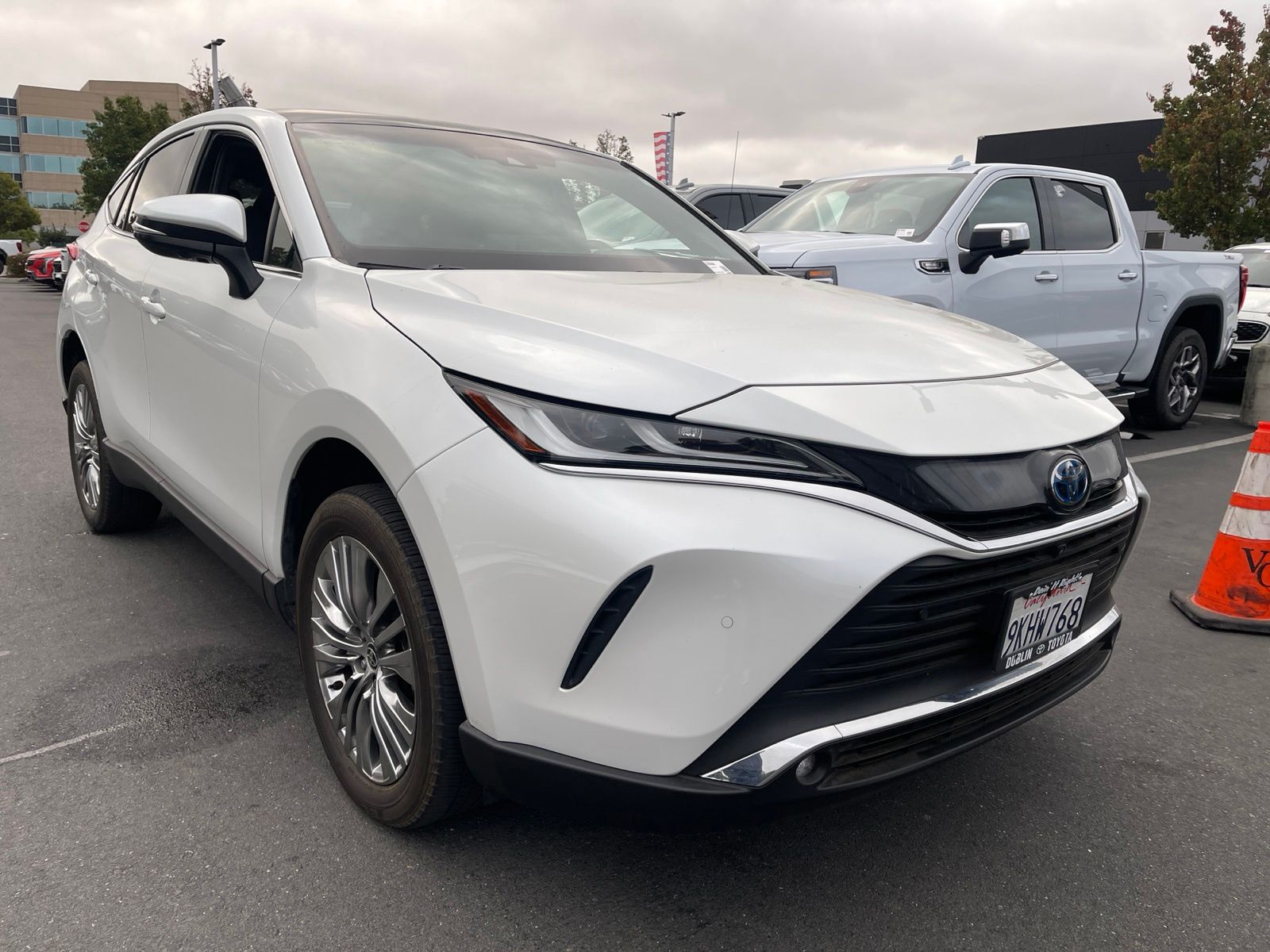 White (Wind Chill Pearl) 2024 Toyota Venza SUV / Crossover All-Wheel Drive Continuously Variable Transmission