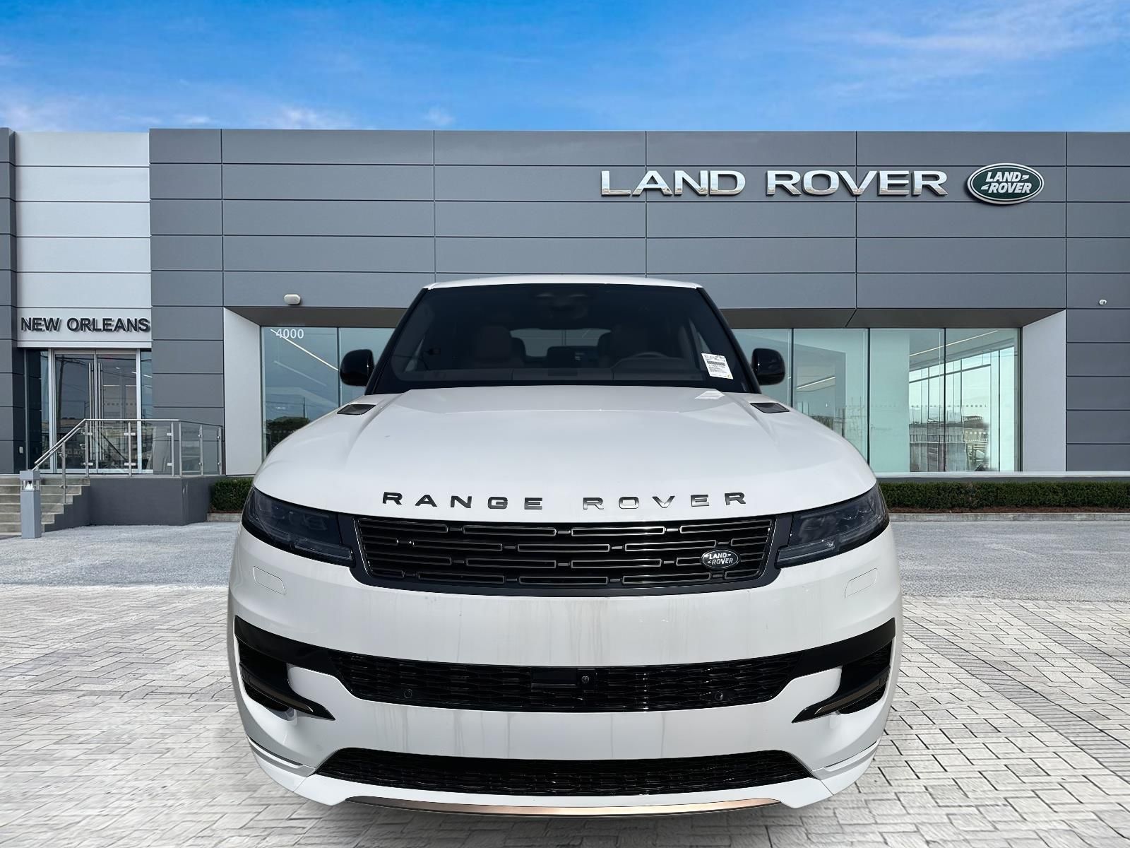 View vehicle photo 4