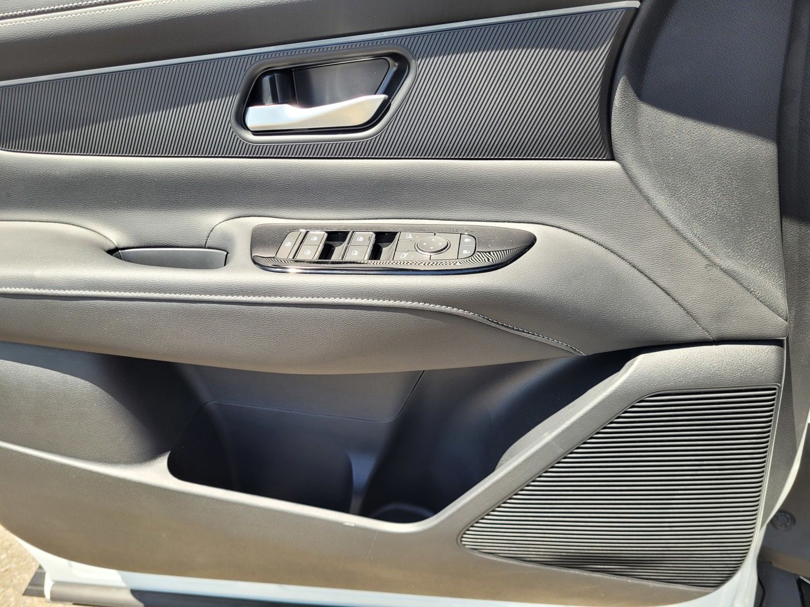 2025 Nissan Murano SV - Photo 22