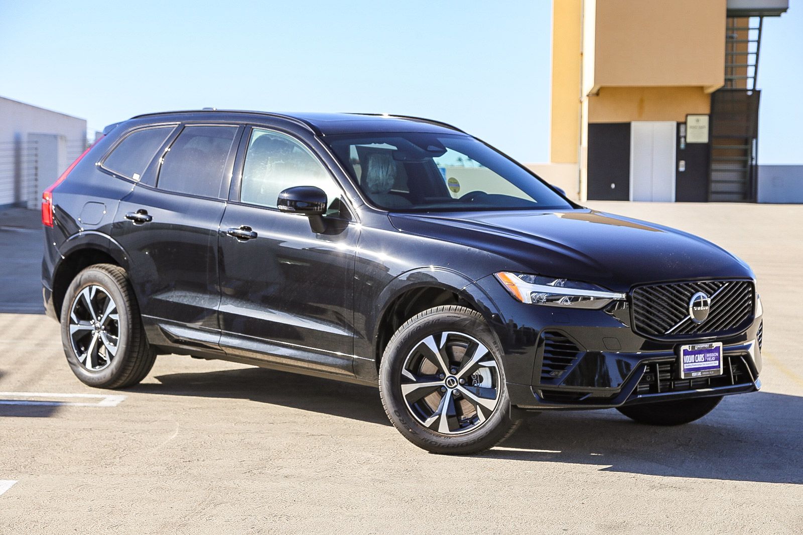 2026 Volvo XC60 T8 Core Dark AWD's photo