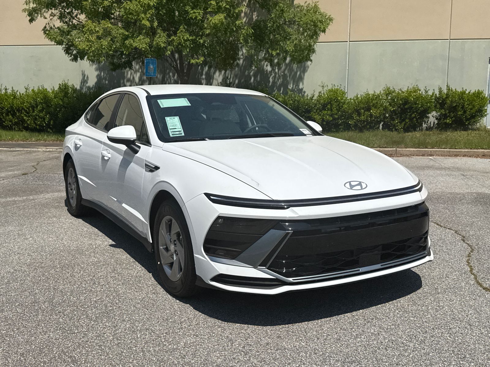 2025 Hyundai Sonata SE photo 3