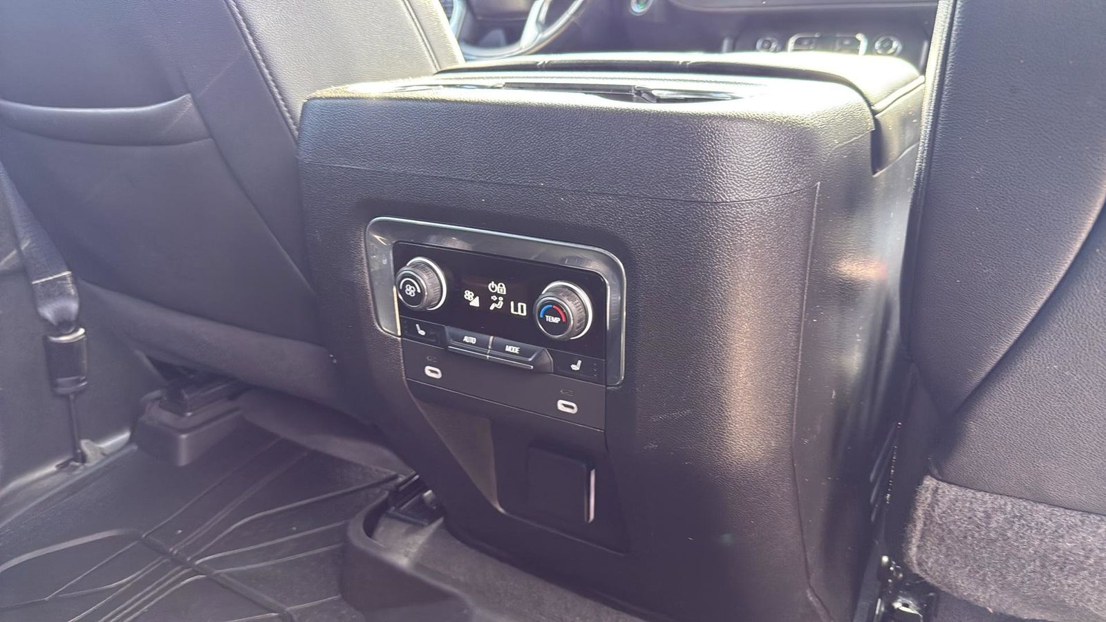 Used Car 2022 Chevrolet Suburban  Z71 For Sale Under $50,000 In Austin, Texas