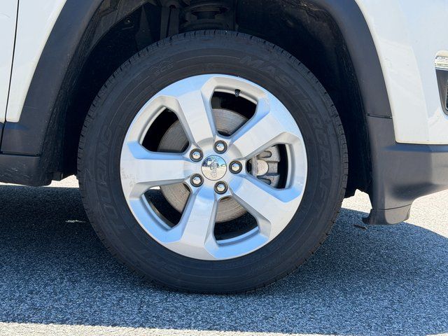 Used 2021 White Clearcoat Jeep Latitude image 26