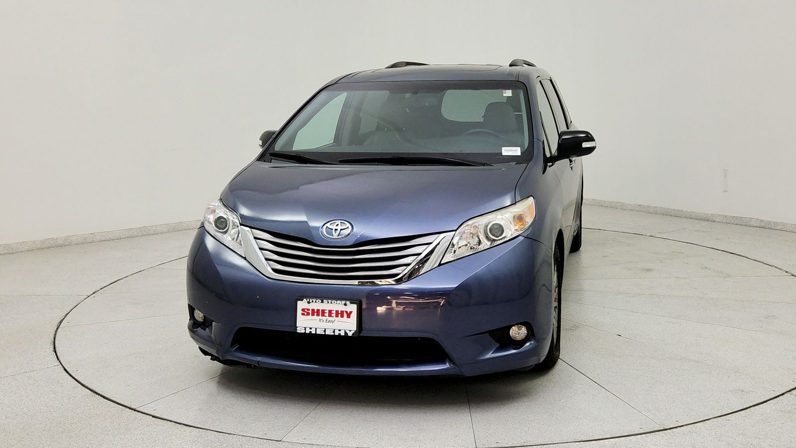 Used 2015 Blue Toyota XLE image 2