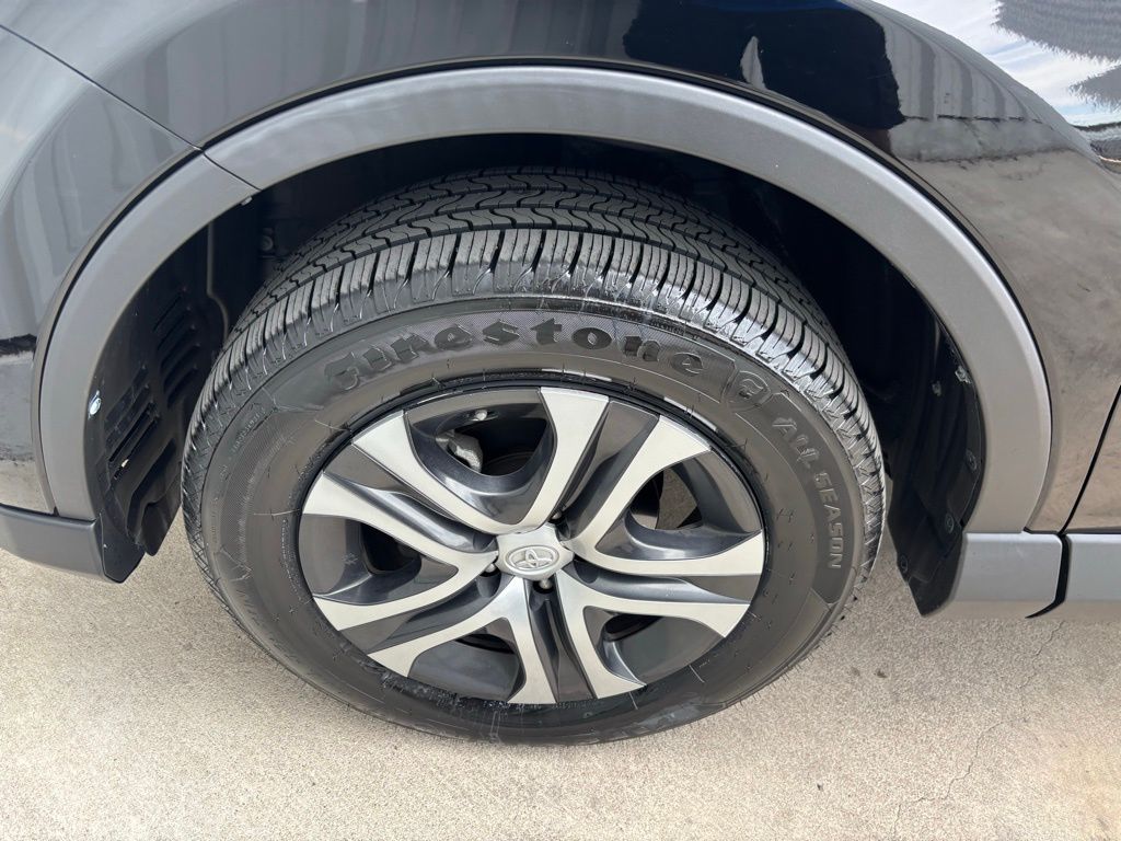 Used Car 2018 Toyota Rav4  Le For Sale Under $25,000 In Austin, Texas
