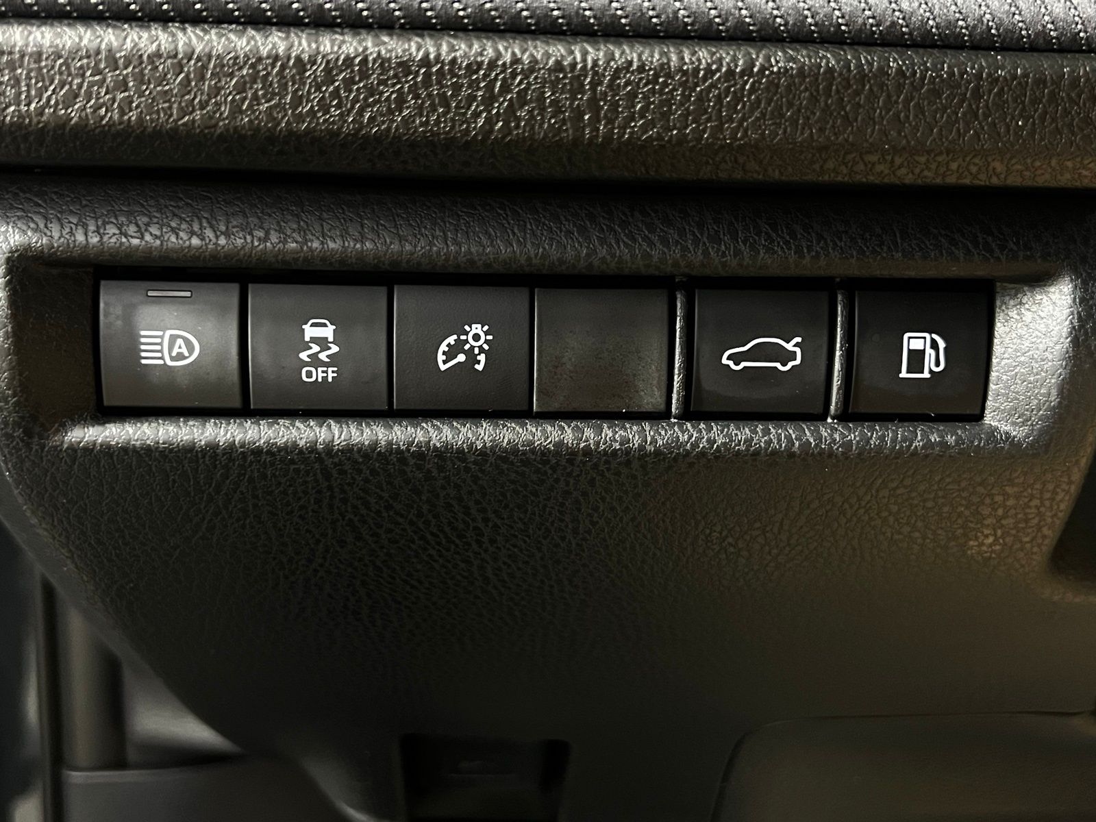 Thumbnail: 2025 Toyota Camry - 20