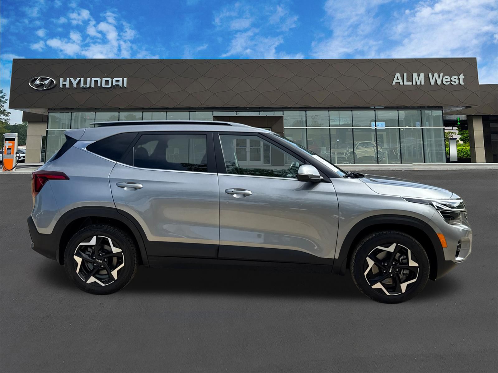 Used 2024 Steel Gray Kia EX image 4