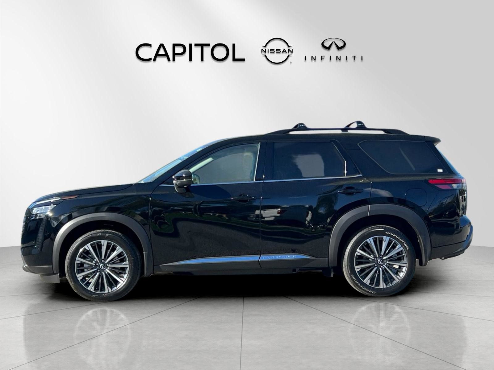 View vehicle photo 2