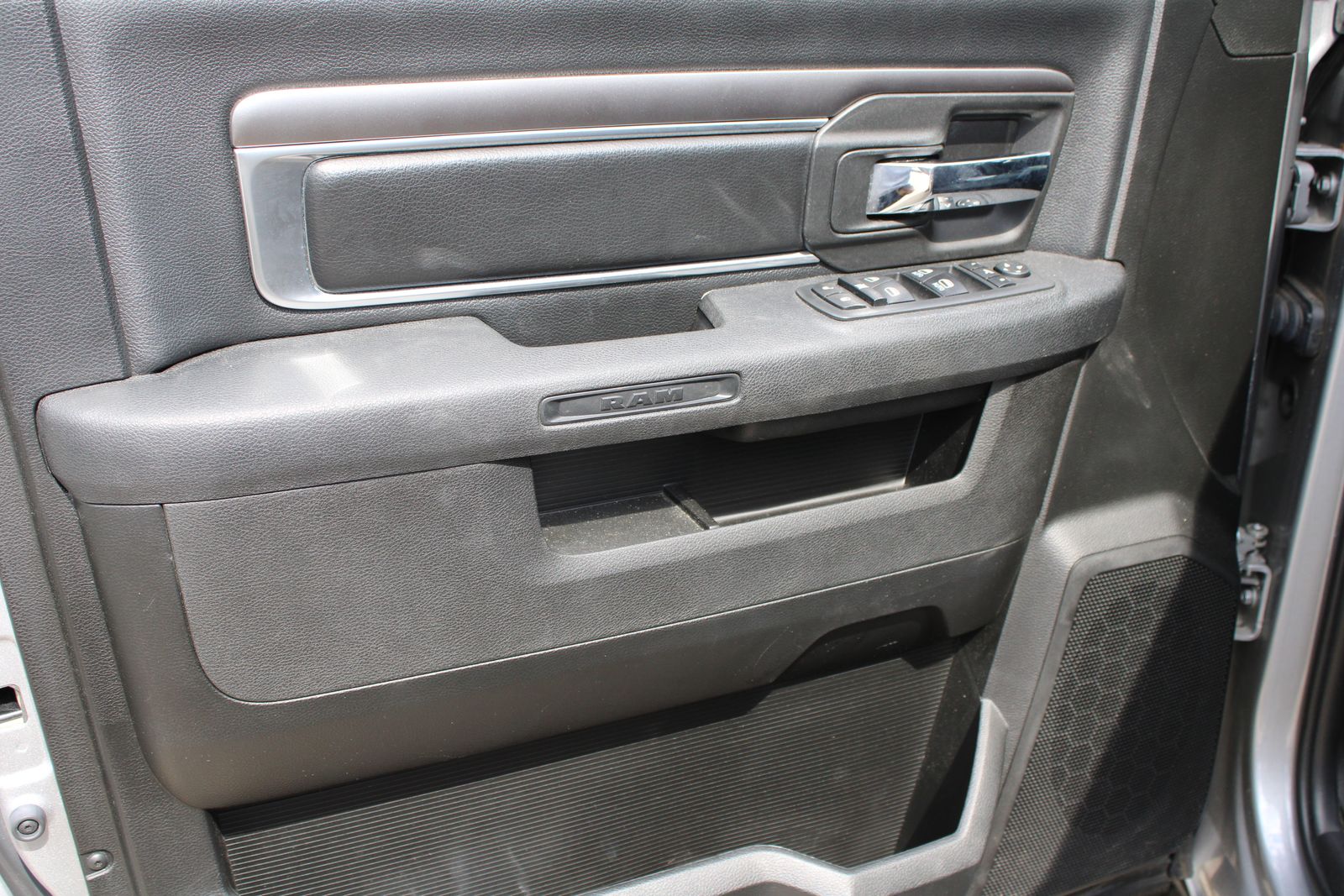 Used 2021 Silver Ram Warlock image 11