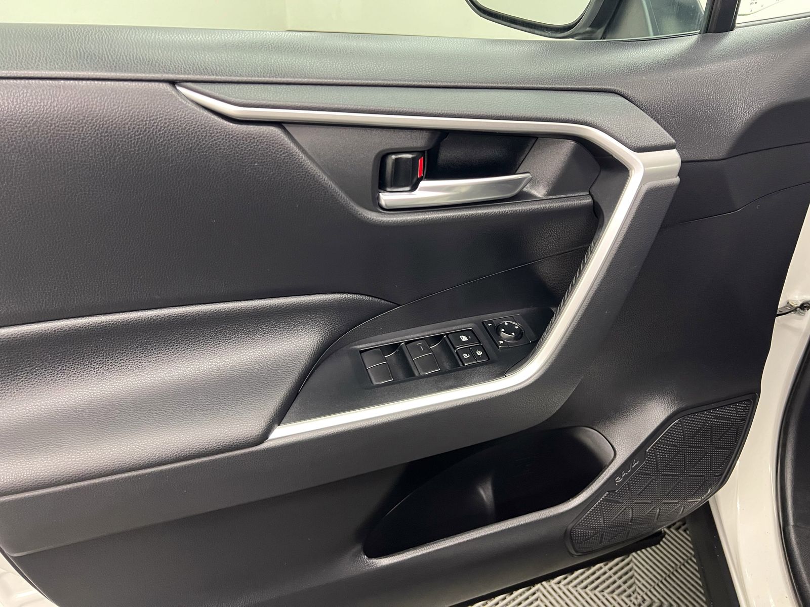 used 2019 Toyota RAV4 car, priced at $23,288