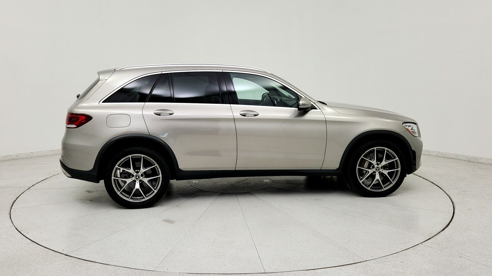Used 2020  Mercedes-Benz GLC 300 image 8