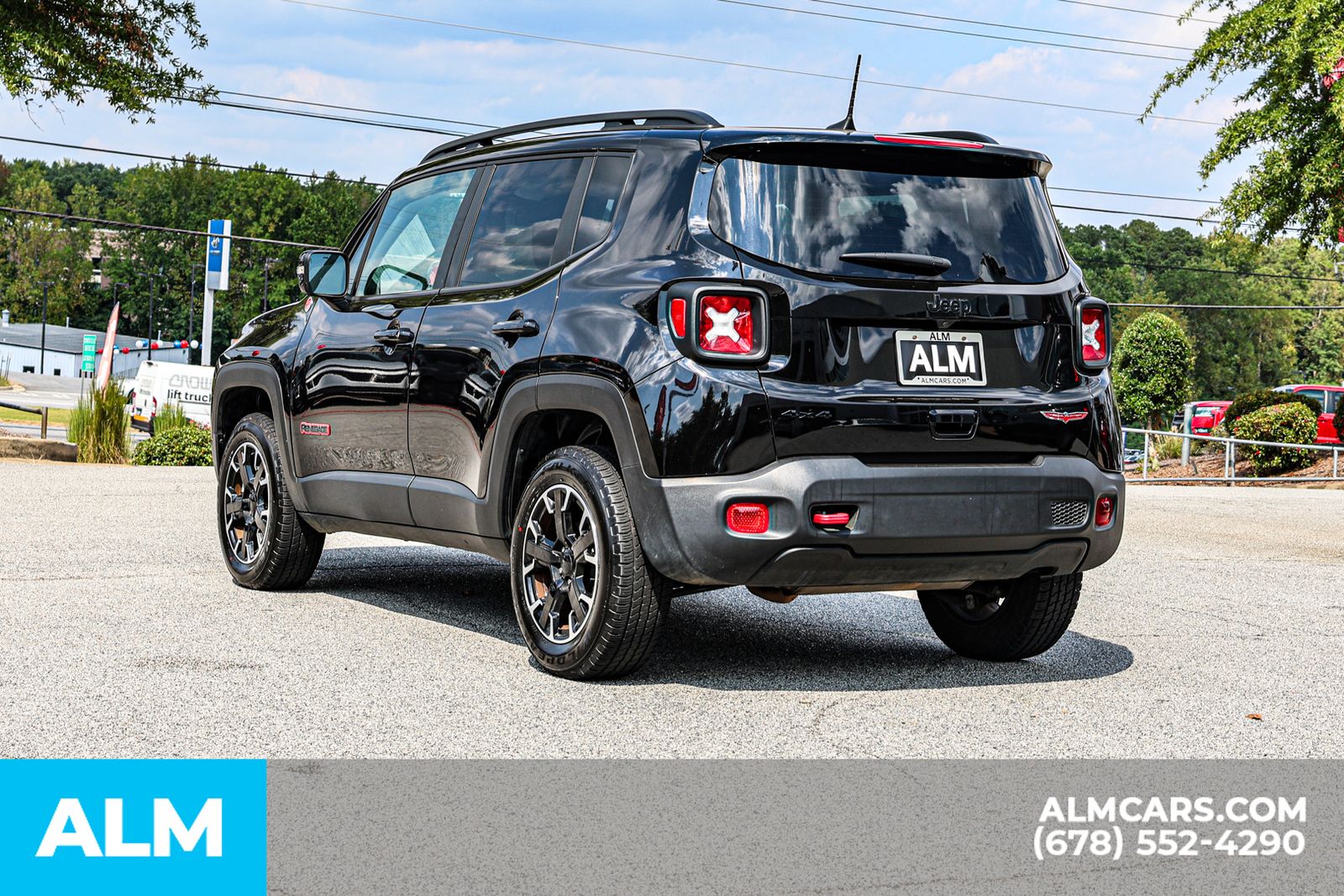 2023 Jeep Renegade Trailhawk photo 2