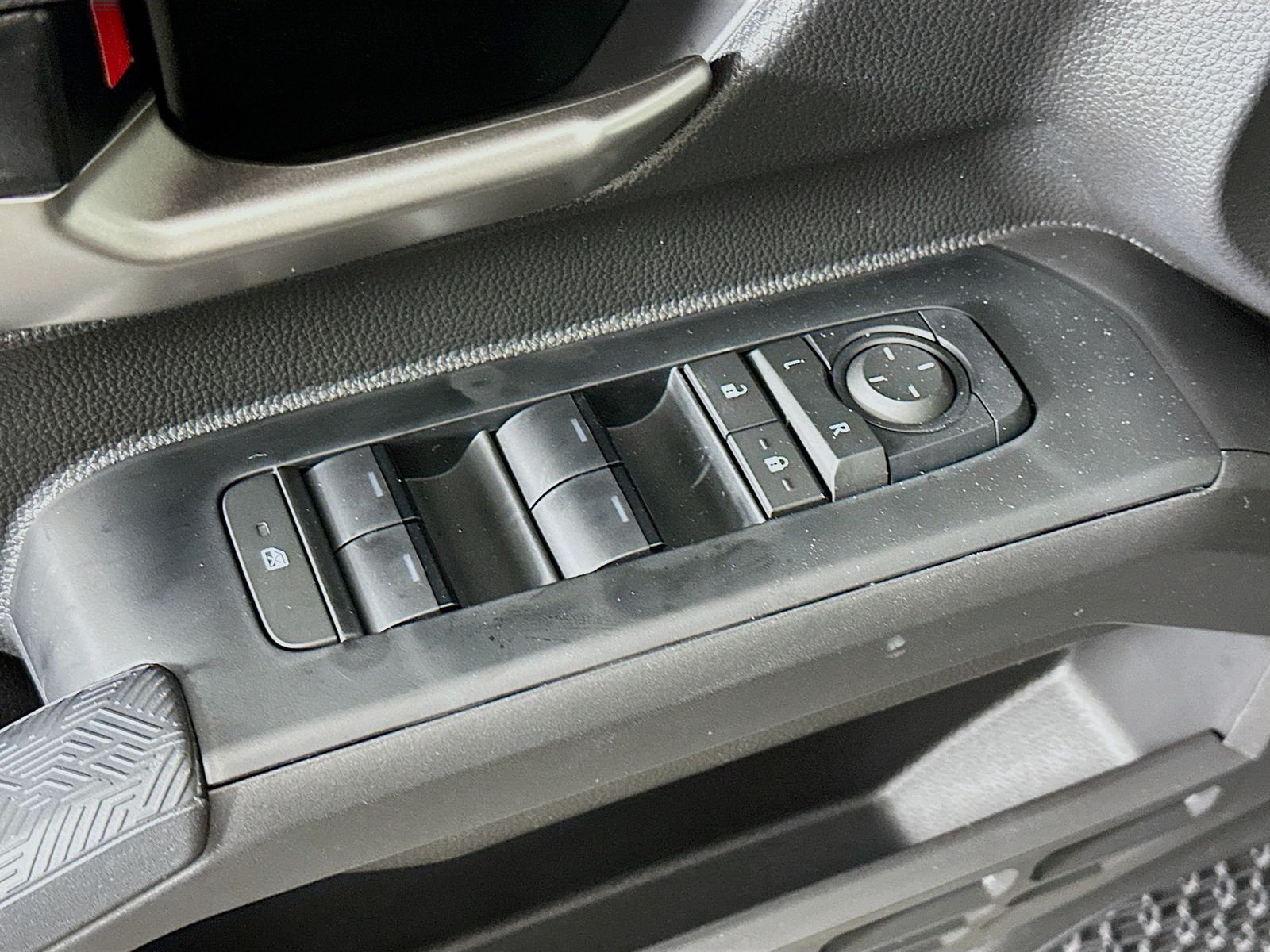 2025 Toyota Tacoma TRD Off Road - Photo 18
