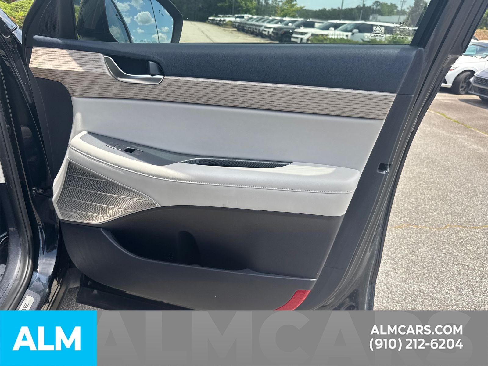 Used 2021 Moonlight Hyundai Limited image 17