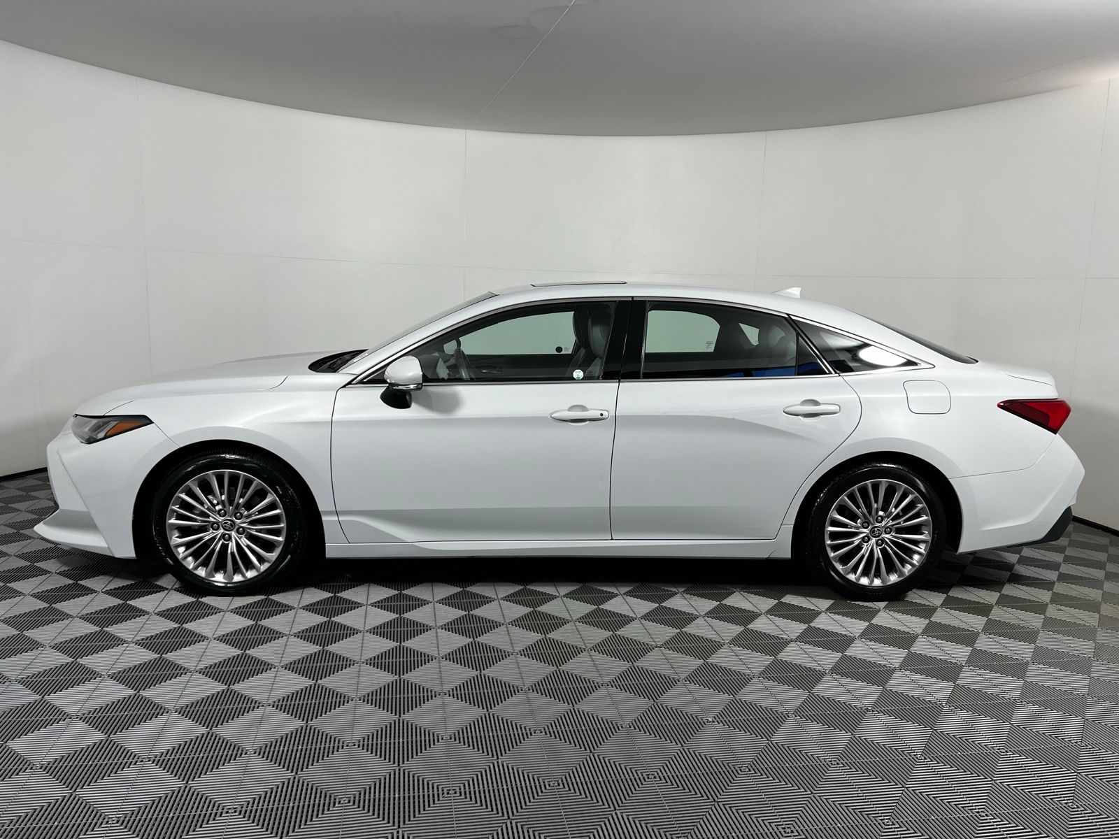 2022 Toyota Avalon Limited 15