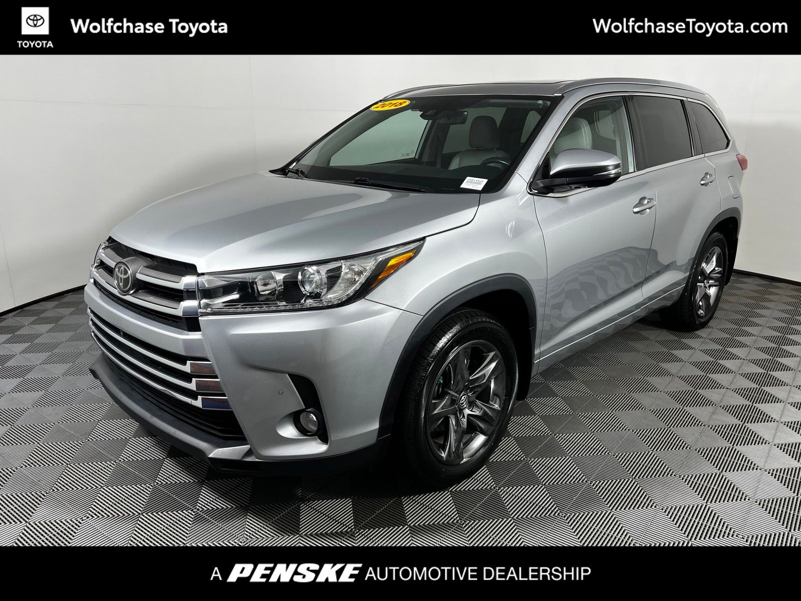 Celestial Silver Metallic 2018 Toyota Highlander SUV / Crossover All-Wheel Drive 8-Speed Automatic