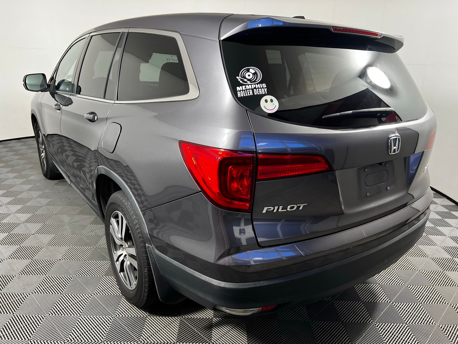 Thumbnail: 2016 Honda Pilot - 7