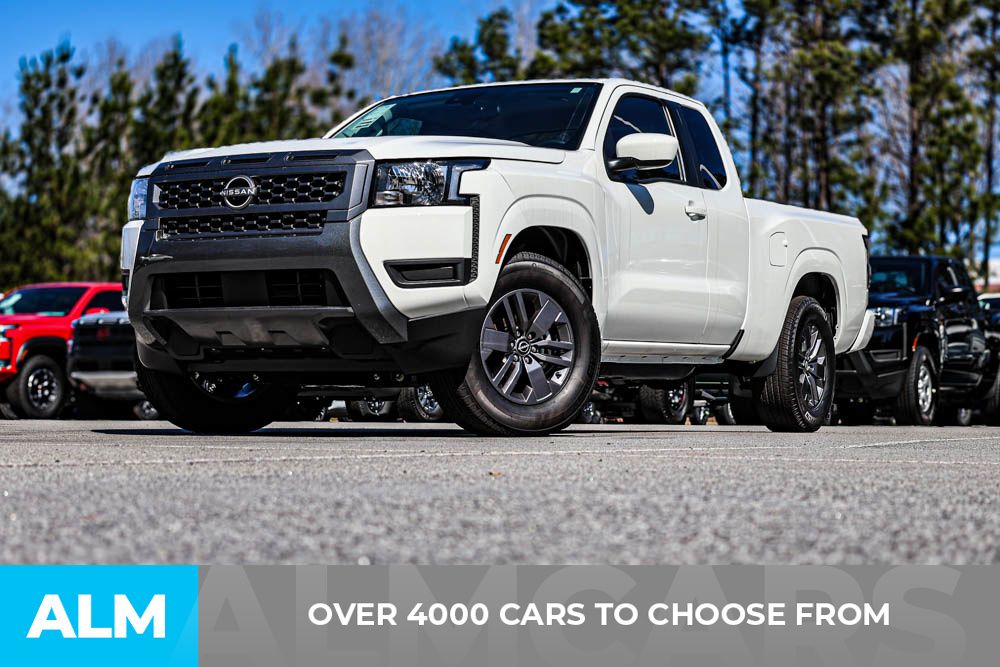 2025 Nissan Frontier SV photo 2