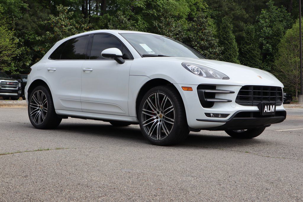 2016 Porsche Macan Turbo 4