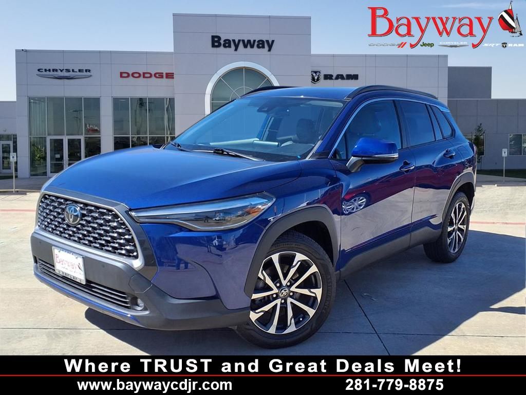 2022 Toyota Corolla Cross XLE FWD