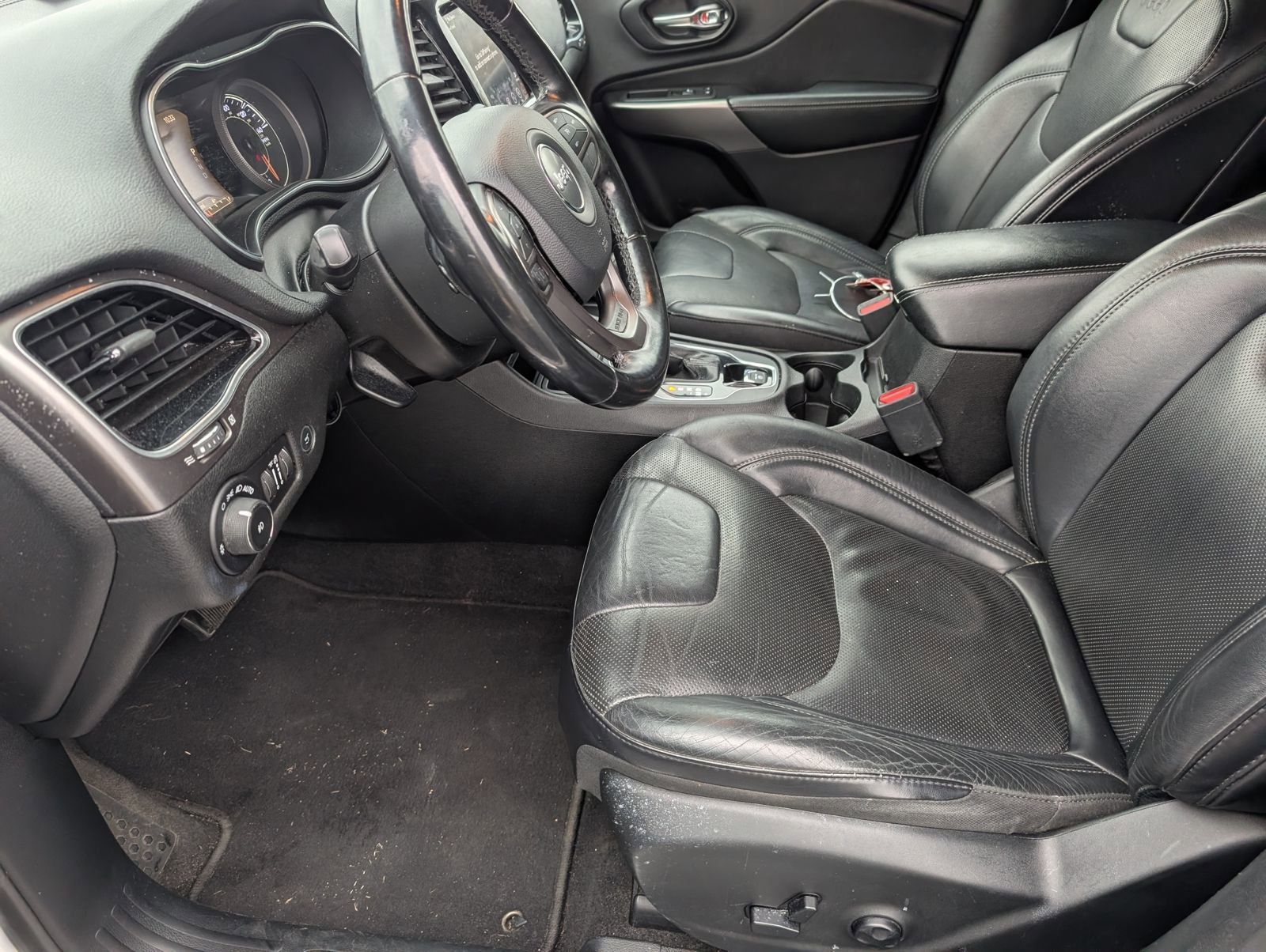 View vehicle photo 6