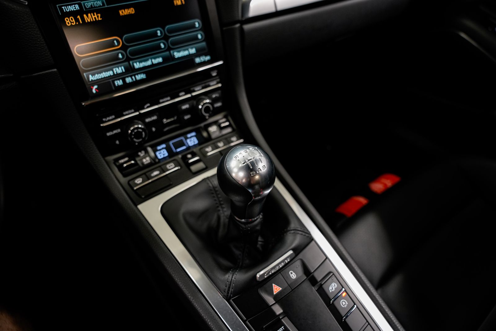2014 Porsche 911 Carrera 4 — photo 12