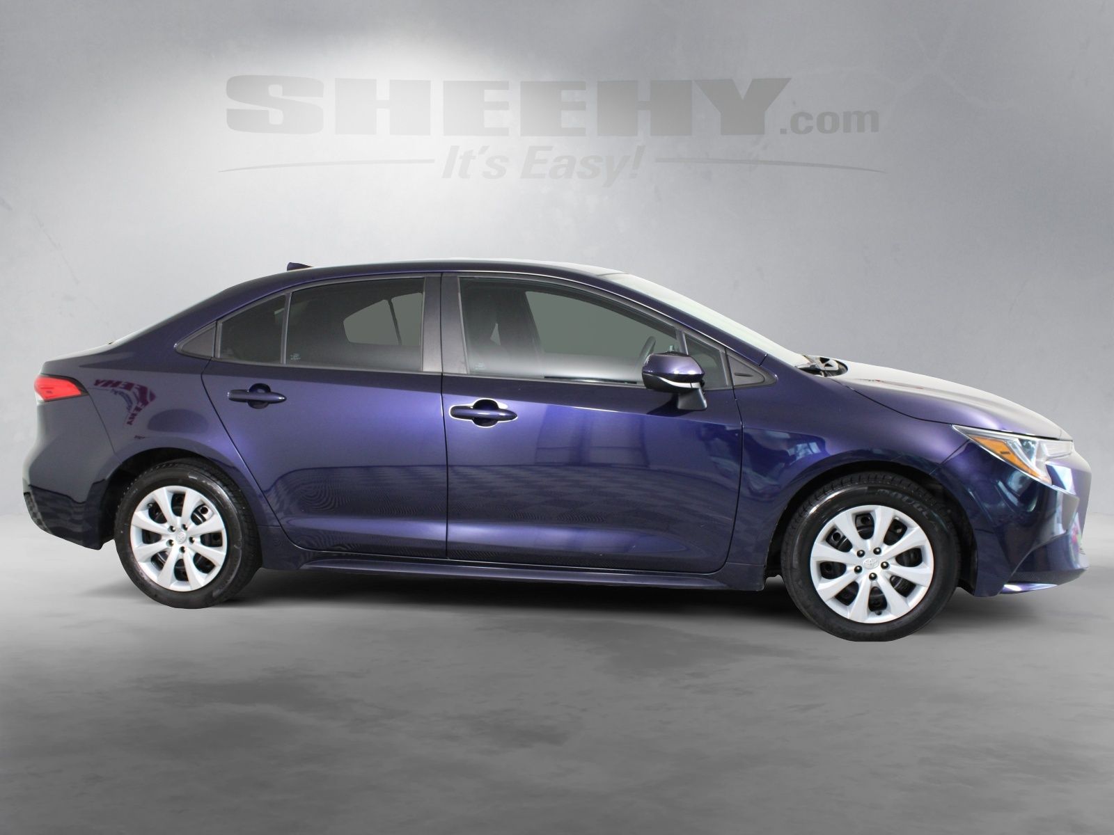 Used 2021  Toyota LE image 11