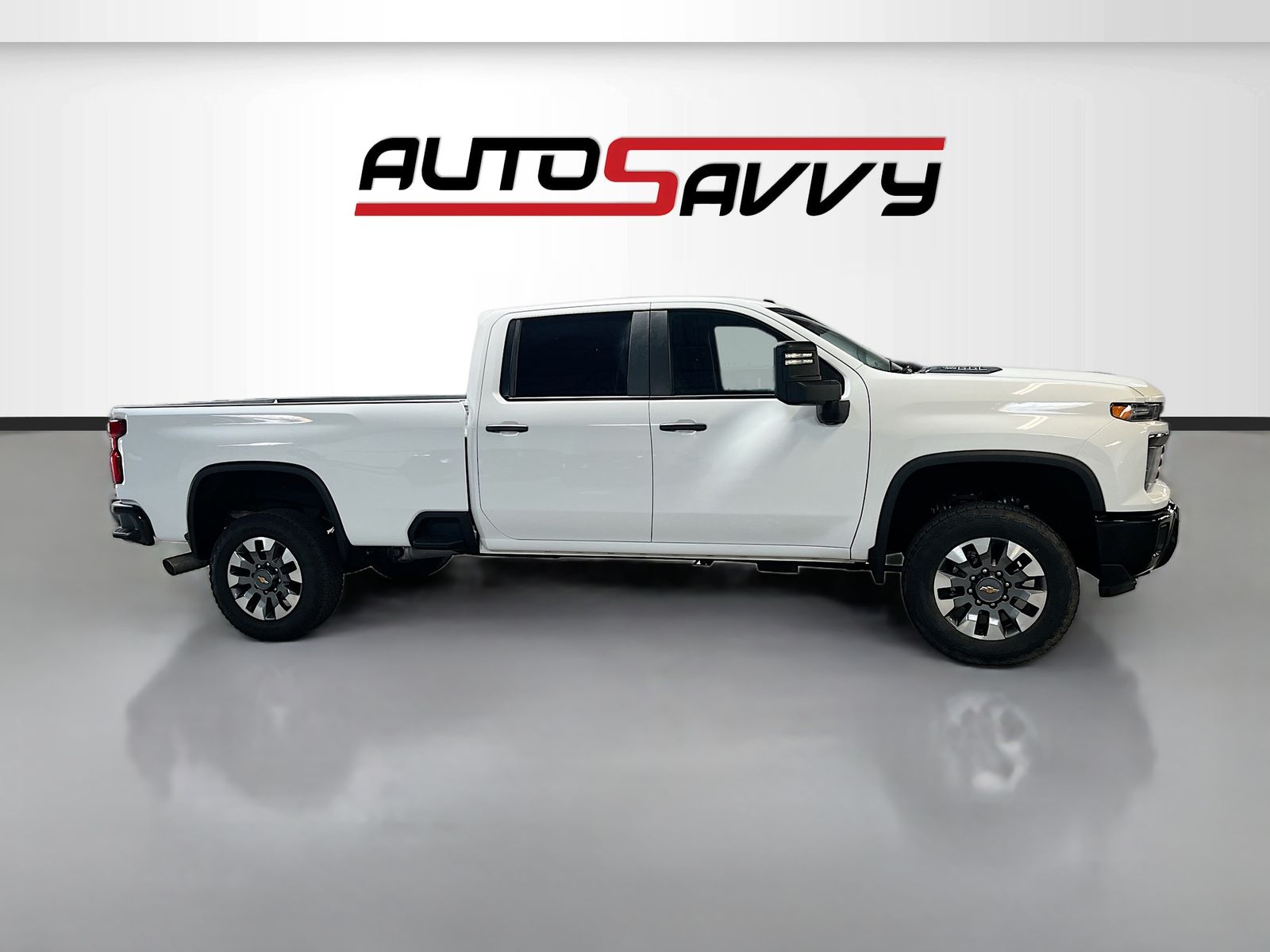 Used 2024 White Chevrolet Custom image 8