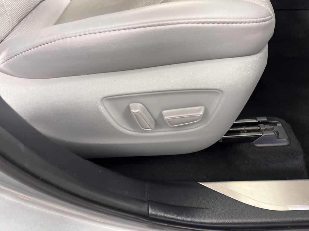 Thumbnail: 2021 Toyota Highlander - 9