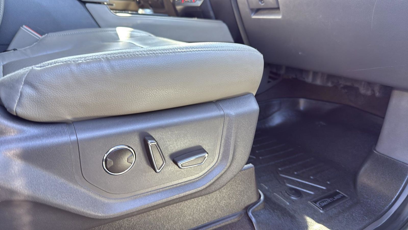 Used Car 2020 Ford Expedition Max  Limited For Sale Under $30,000 In Austin, Texas