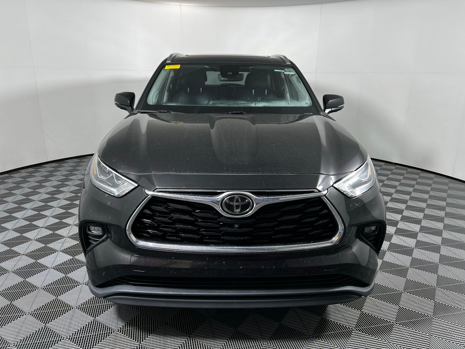 Thumbnail: 2020 Toyota Highlander - 2