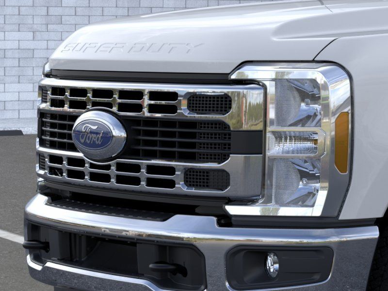 New 2026 Oxford White Ford XLT image 17