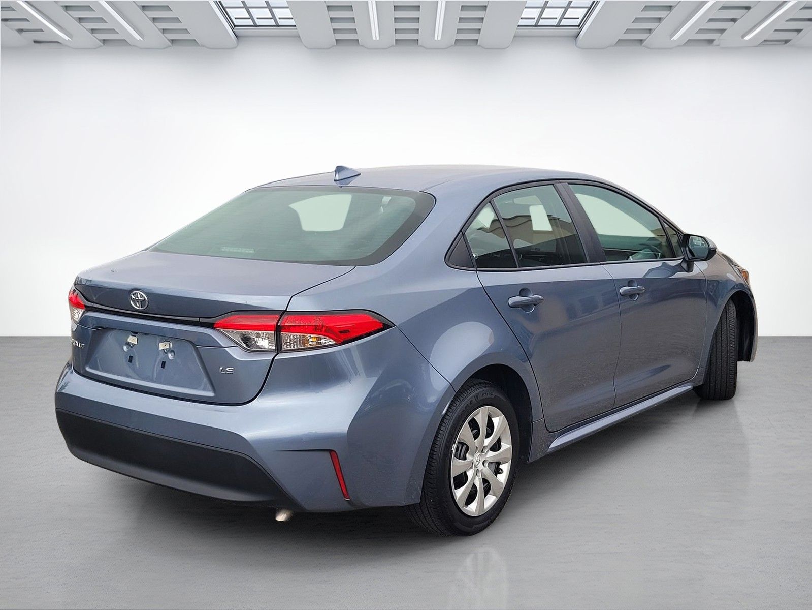 2026 Toyota Corolla LE - Photo 4