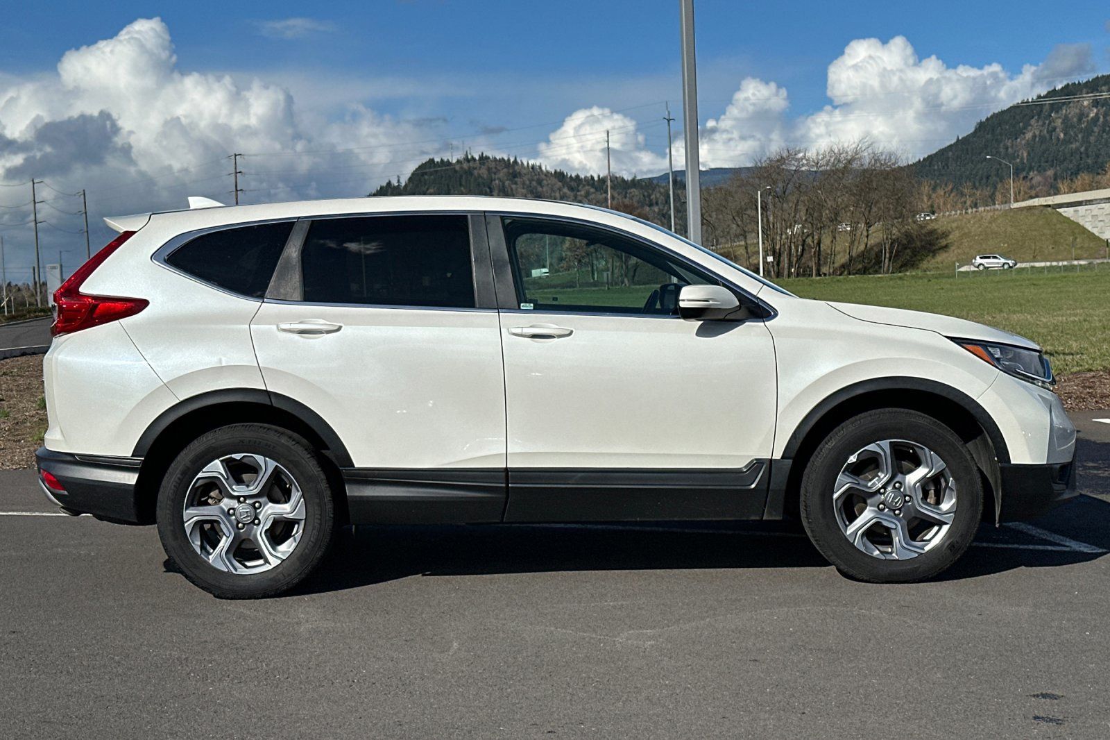 Used 2018 Honda CR-V EX-L with VIN 2HKRW2H8XJH647490 for sale in Eugene, OR